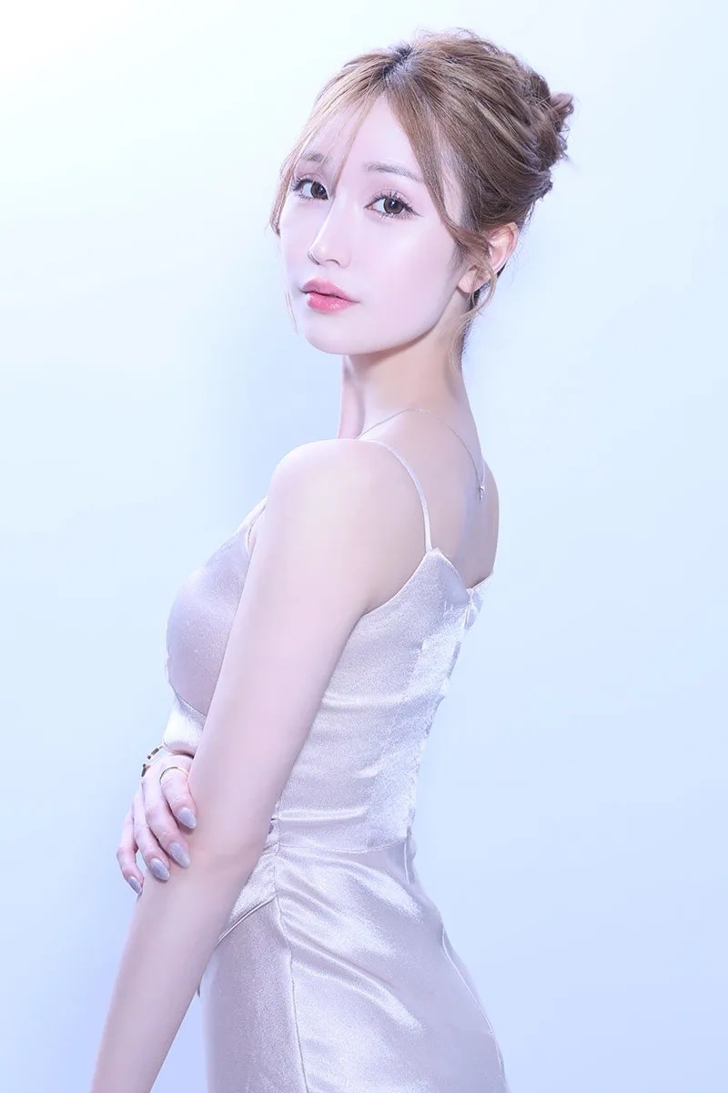  小春 Koharu 